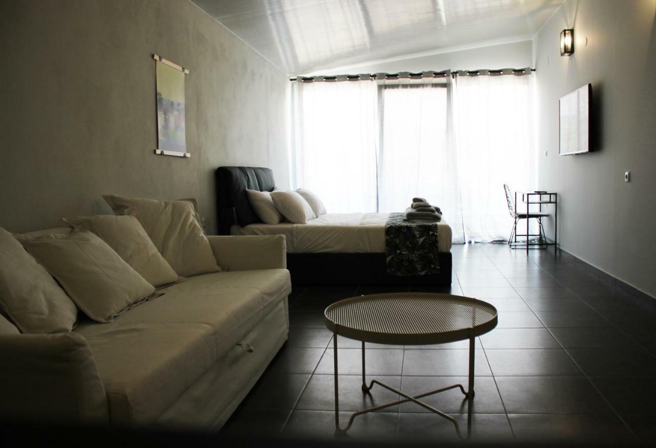 Glykanisos Suites เนอาเปรามอส ภายนอก รูปภาพ